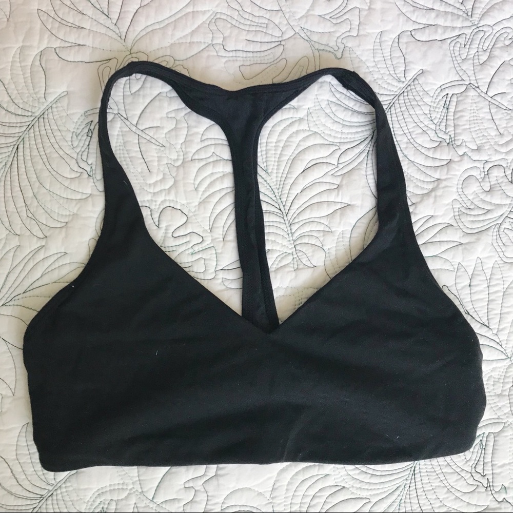 Lululemon t-back black sports bra // size 6 // euc